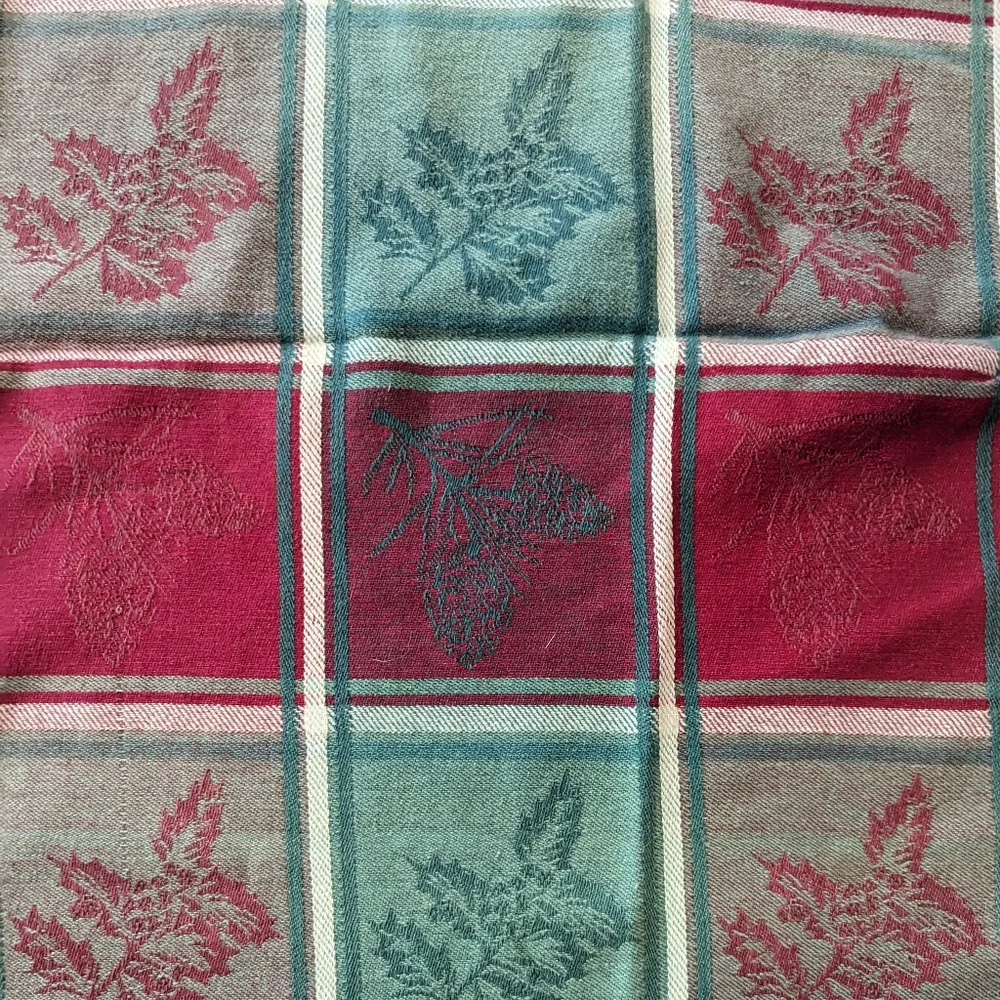 VTG Red Green Fall Leaves Rectangular Tablecloth 64